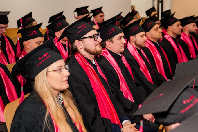 Zdjęcie nr 24 z galerii Gala studi&oacute;w I stopnia w Dąbrowie G&oacute;rniczej 26.03