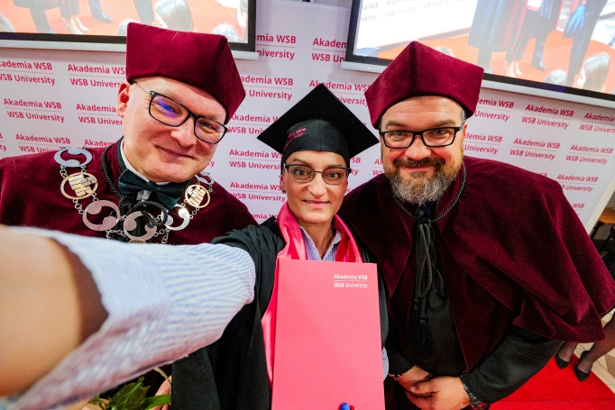 Zdjęcie nr 29 z galerii Gala studi&oacute;w I stopnia w Dąbrowie G&oacute;rniczej 26.03