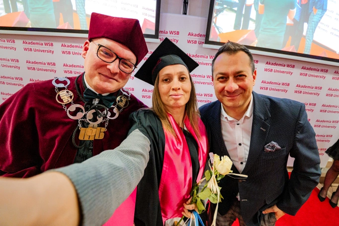 Zdjęcie nr 31 z galerii Gala studi&oacute;w I stopnia w Dąbrowie G&oacute;rniczej 26.03