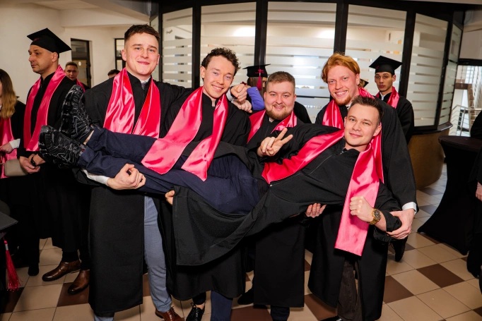 Zdjęcie nr 7 z galerii Gala studi&oacute;w I stopnia w Dąbrowie G&oacute;rniczej 26.03