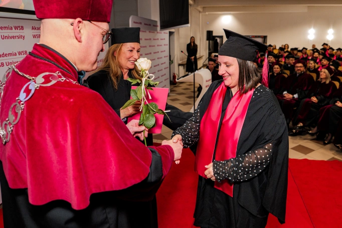 Zdjęcie nr 37 z galerii Gala studi&oacute;w I stopnia w Dąbrowie G&oacute;rniczej 26.03