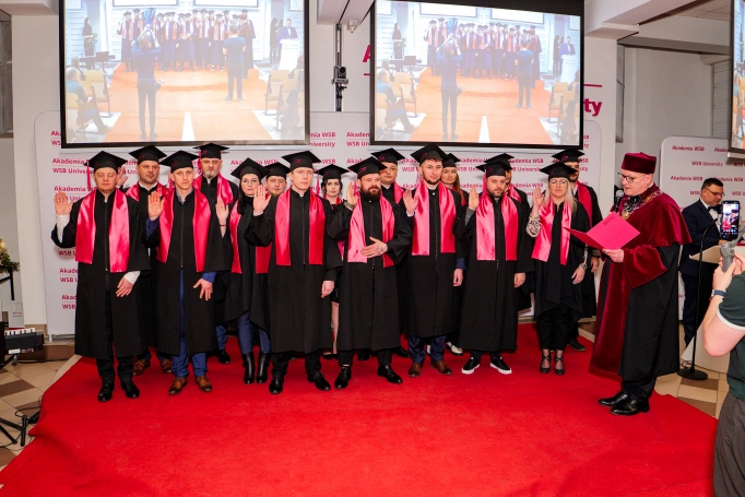 Zdjęcie nr 39 z galerii Gala studi&oacute;w I stopnia w Dąbrowie G&oacute;rniczej 26.03