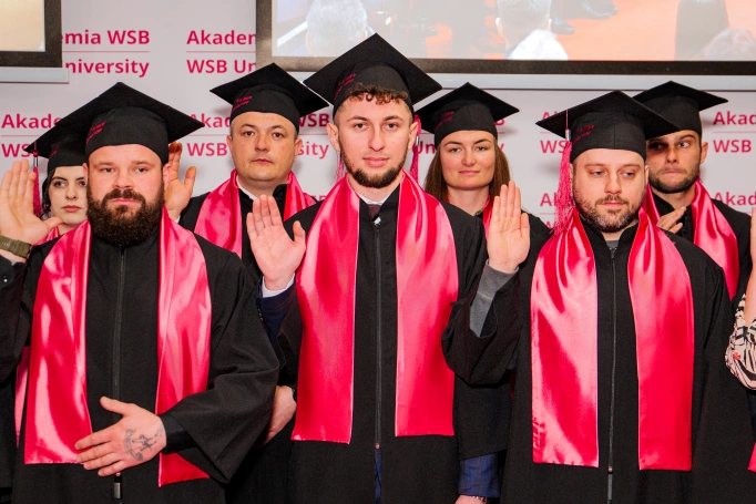 Zdjęcie nr 40 z galerii Gala studi&oacute;w I stopnia w Dąbrowie G&oacute;rniczej 26.03