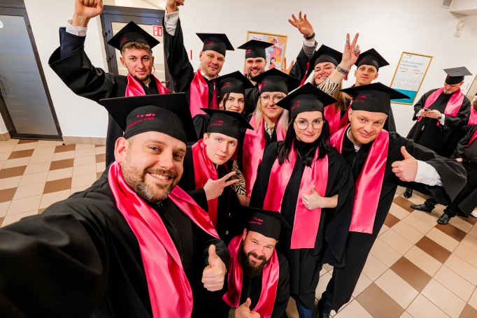 Zdjęcie nr 9 z galerii Gala studi&oacute;w I stopnia w Dąbrowie G&oacute;rniczej 26.03