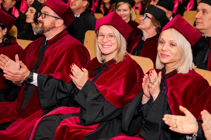 Zdjęcie nr 54 z galerii Gala studi&oacute;w I stopnia w Dąbrowie G&oacute;rniczej 26.03