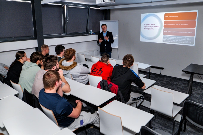 Zdjęcie nr 22 z galerii From Deepfakes to First Aid &ndash; WSB University Science Festival in Katowice