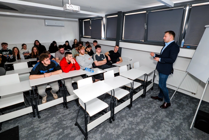 Zdjęcie nr 24 z galerii From Deepfakes to First Aid &ndash; WSB University Science Festival in Katowice