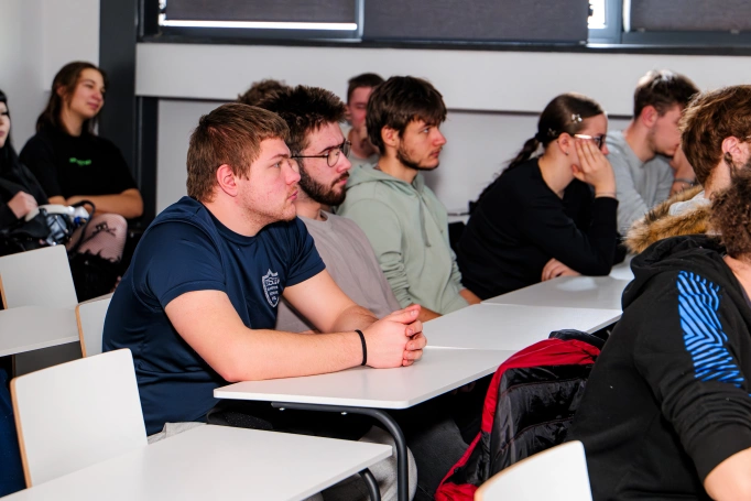 Zdjęcie nr 25 z galerii From Deepfakes to First Aid &ndash; WSB University Science Festival in Katowice