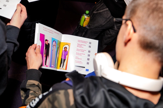 Zdjęcie nr 2 z galerii From Deepfakes to First Aid &ndash; WSB University Science Festival in Katowice