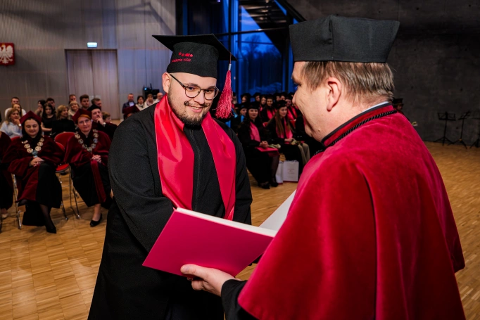 Zdjęcie nr 23 z galerii Diplomas, distinctions, and a new stage. The Graduation Gala of WSB University in Krak&oacute;w