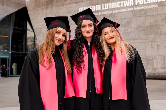 Zdjęcie nr 9 z galerii Diplomas, distinctions, and a new stage. The Graduation Gala of WSB University in Krak&oacute;w