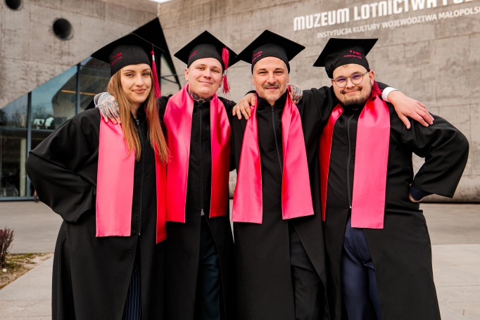 Zdjęcie nr 4 z galerii Diplomas, distinctions, and a new stage. The Graduation Gala of WSB University in Krak&oacute;w