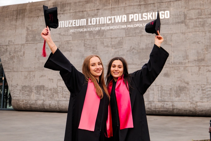 Zdjęcie nr 13 z galerii Diplomas, distinctions, and a new stage. The Graduation Gala of WSB University in Krak&oacute;w