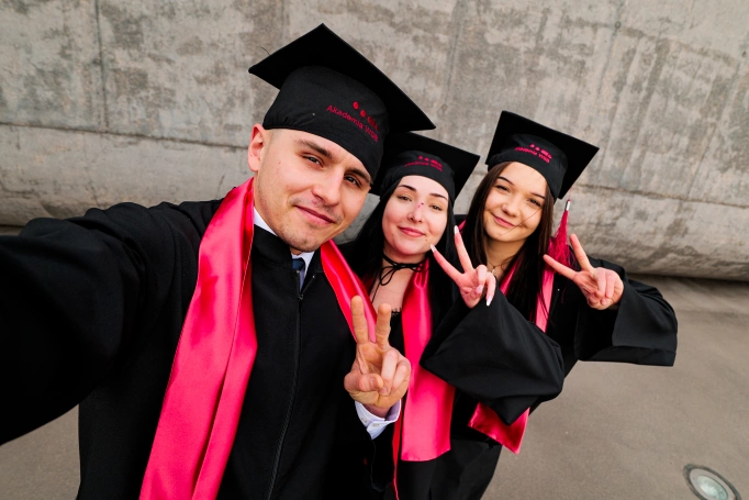 Zdjęcie nr 14 z galerii Diplomas, distinctions, and a new stage. The Graduation Gala of WSB University in Krak&oacute;w