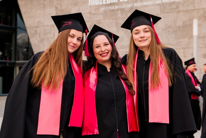Zdjęcie nr 15 z galerii Diplomas, distinctions, and a new stage. The Graduation Gala of WSB University in Krak&oacute;w