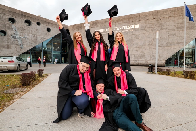 Zdjęcie nr 7 z galerii Diplomas, distinctions, and a new stage. The Graduation Gala of WSB University in Krak&oacute;w