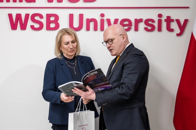 Zdjęcie nr 4 z galerii Podpisanie porozumienia z G&oacute;rnośląskim Centrum Edukacyjnym w Gliwicach 