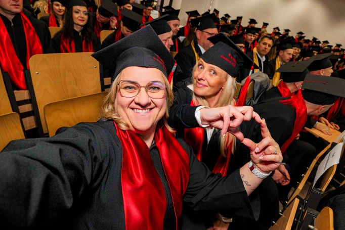 Zdjęcie nr 34 z galerii Gala Akademicka Studi&oacute;w MBA &ndash; zwieńczenie drogi lider&oacute;w i menedżer&oacute;w