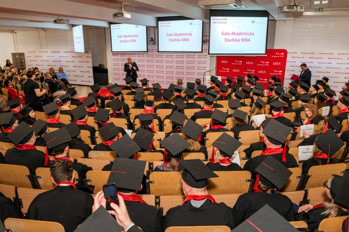 Zdjęcie nr 41 z galerii Gala Akademicka Studi&oacute;w MBA &ndash; zwieńczenie drogi lider&oacute;w i menedżer&oacute;w