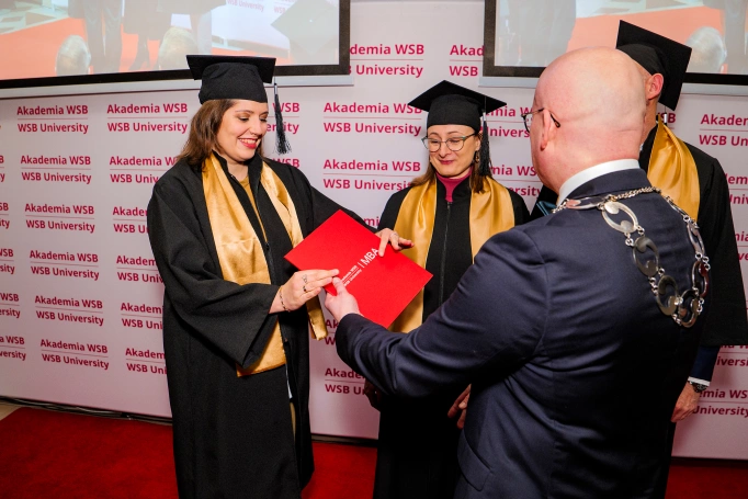 Zdjęcie nr 46 z galerii Gala Akademicka Studi&oacute;w MBA &ndash; zwieńczenie drogi lider&oacute;w i menedżer&oacute;w