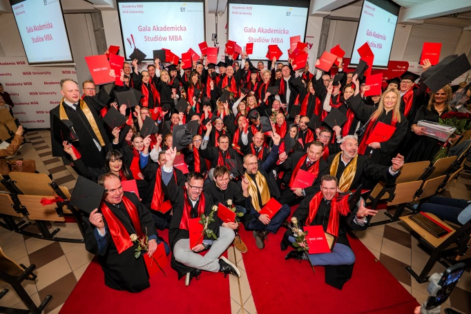 Zdjęcie nr 48 z galerii Gala Akademicka Studi&oacute;w MBA &ndash; zwieńczenie drogi lider&oacute;w i menedżer&oacute;w