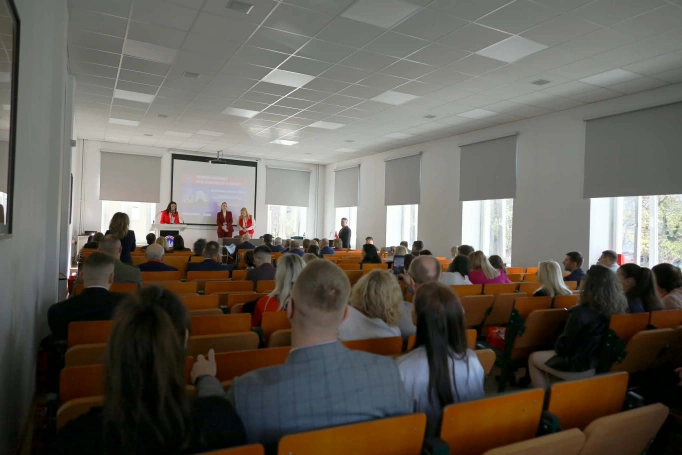 Zdjęcie nr 2 z galerii Przedstawiciele Koła Naukowego GARDA na Międzynarodowej Konferencji &bdquo;Społeczeństw przyszłości &ndash; interdyscyplinarne scenariusze rozwoju&rdquo; w Radomiu