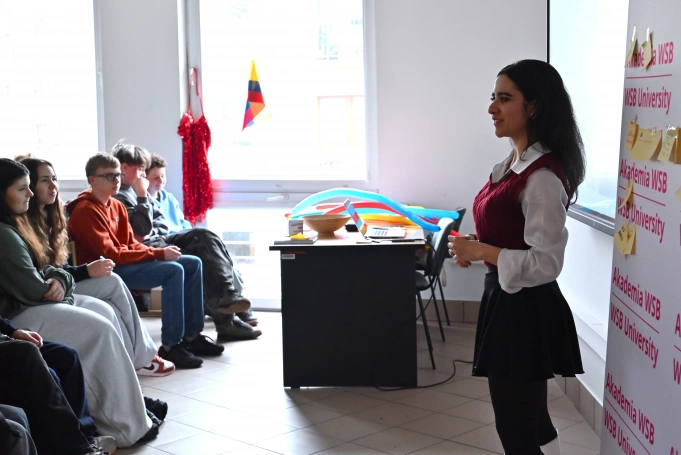 Zdjęcie nr 2 z galerii International workshops about Colombia at a partner school of WSB University 