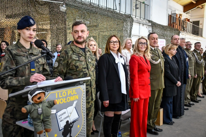 Zdjęcie nr 3 z galerii Wsp&oacute;lnie gramy o pełną PUL-ę. Kolejna szkoła patronacka Akademii WSB Warszawa