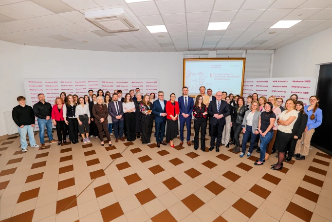 Zdjęcie nr 2 z galerii III Interdyscyplinarna Konferencja Studenckich K&oacute;ł Naukowych w Dąbrowie G&oacute;rniczej
