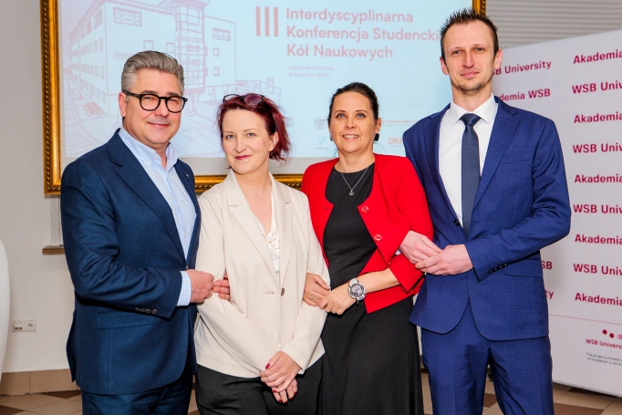 Zdjęcie nr 1 z galerii III Interdyscyplinarna Konferencja Studenckich K&oacute;ł Naukowych w Dąbrowie G&oacute;rniczej