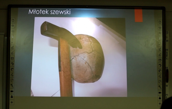 Zdjęcie nr 5 z galerii Ślady kryminalistyczne z perspektywy medycyny sądowej &ndash; wykład dr. Filipa Bolechały