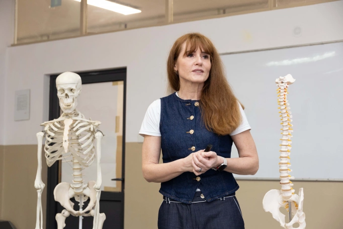 Zdjęcie nr 2 z galerii &bdquo;Ciało jako dow&oacute;d &ndash; czego biomechanika i anatomia uczą kryminalistykę&rdquo;- wykład Anny Chrząścik