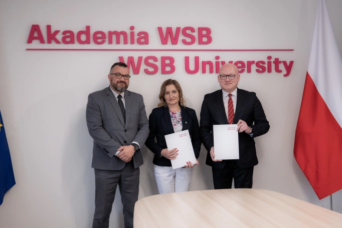 Zdjęcie nr 3 z galerii Akademia WSB obejmuje patronatem IV LO w Gliwicach