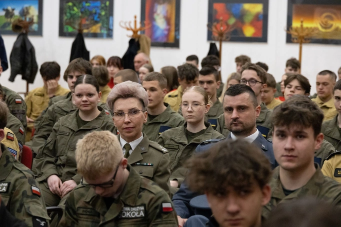 Zdjęcie nr 7 z galerii Konferencja naukowa &ndash; Młodzi, mundur i przyszłość