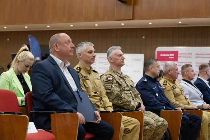 Zdjęcie nr 2 z galerii Konferencja naukowa &ndash; Młodzi, mundur i przyszłość