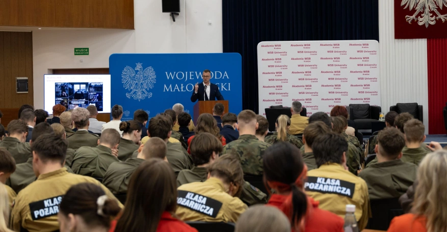 Zdjęcie nr 6 z galerii Konferencja naukowa &ndash; Młodzi, mundur i przyszłość