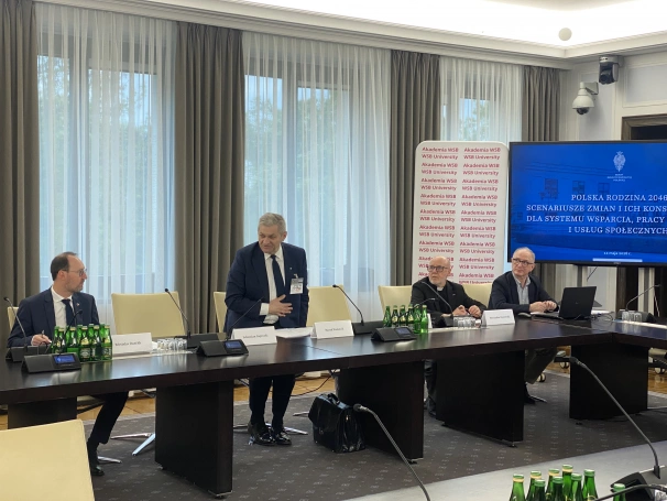 Zdjęcie nr 3 z galerii Polish Family 2046. WSB University a Partner of the Debate in the Senate of the Republic of Poland