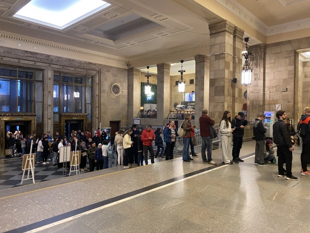 Zdjęcie nr 2 z galerii Pałac wieczorową porą. Stołeczna Noc Muze&oacute;w z udziałem Akademii WSB