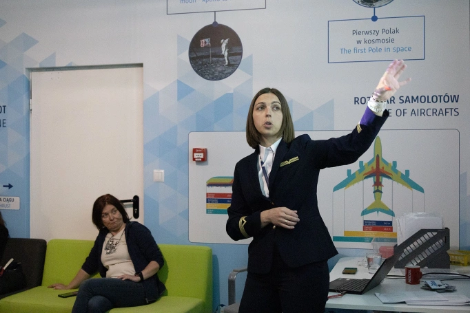 Zdjęcie nr 3 z galerii Wizyta w Centrum Edukacji Lotniczej Krak&oacute;w Airport