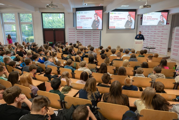 Zdjęcie nr 10 z galerii Safe in Theory and Practice. A Unique Conference for Students at WSB University