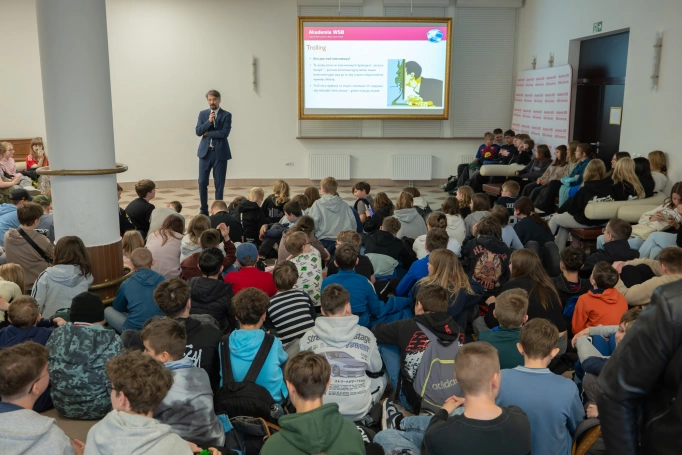 Zdjęcie nr 5 z galerii Safe in Theory and Practice. A Unique Conference for Students at WSB University