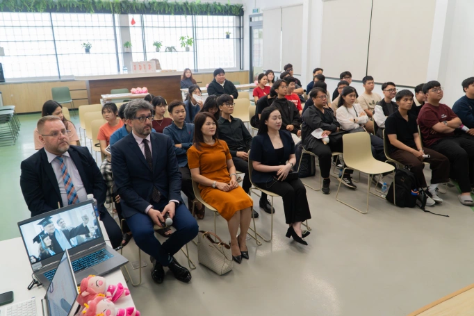 Zdjęcie nr 10 z galerii Beyond China - Ho Chi Minh (NAWA)