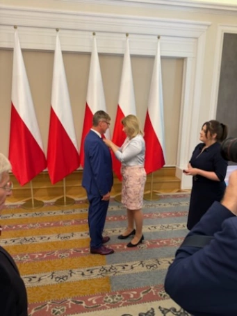 Zdjęcie nr 1 z galerii Krzyż Kawalerski Orderu Odrodzenia Polski dla prof. Łukasza Sułkowskiego