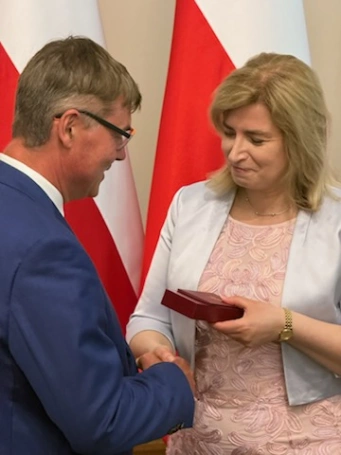 Zdjęcie nr 2 z galerii Krzyż Kawalerski Orderu Odrodzenia Polski dla prof. Łukasza Sułkowskiego