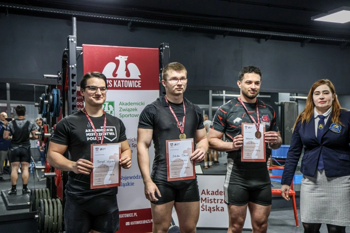 Zdjęcie nr 20 z galerii wyciskanie