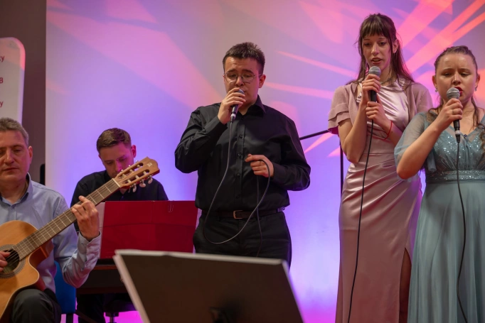 Zdjęcie nr 6 z galerii KONCERT