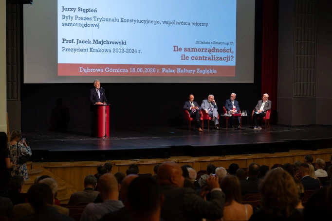 Zdjęcie nr 9 z galerii On Local Self-Government, Democracy, and the Future of the State &ndash; WSB University at a Debate with President Aleksander Kwaśniewski