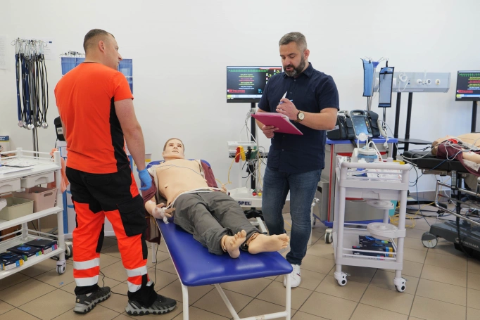 Zdjęcie nr 1 z galerii Studenci Ratownictwa Medycznego Collegium Medicum AWSB zmierzyli się z egzaminem OSCE w Centrum Symulacji Medycznych Akademii WSB