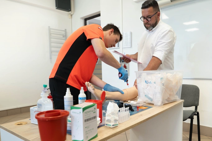 Zdjęcie nr 7 z galerii Studenci Ratownictwa Medycznego Collegium Medicum AWSB zmierzyli się z egzaminem OSCE w Centrum Symulacji Medycznych Akademii WSB