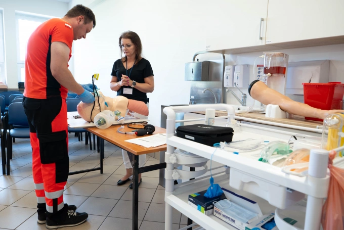 Zdjęcie nr 10 z galerii Studenci Ratownictwa Medycznego Collegium Medicum AWSB zmierzyli się z egzaminem OSCE w Centrum Symulacji Medycznych Akademii WSB